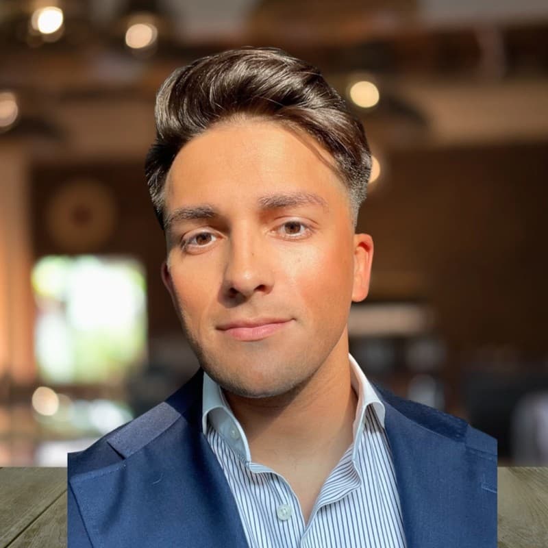 Abraham Khan headshot